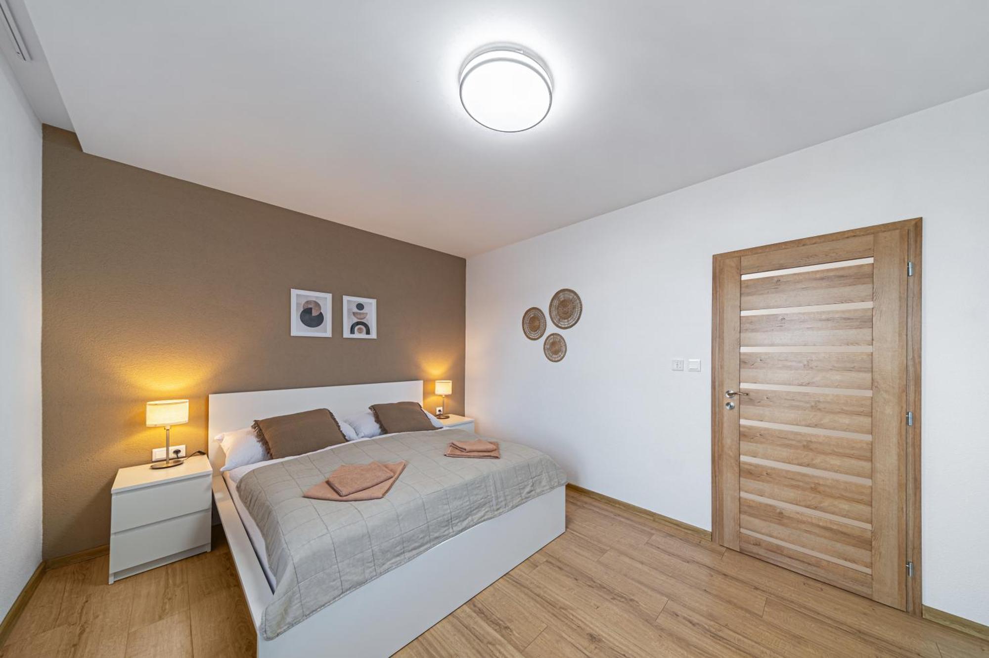 Tower Apartments Orchid & Amber Spišská Nová Ves Eksteriør billede